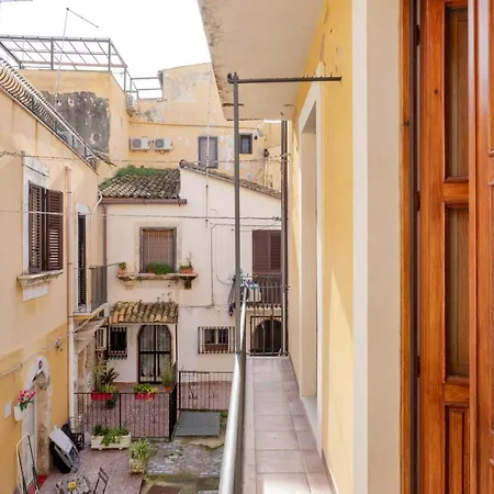 Al Vicolo In Ortigia By Wonderful Italy Syracuse